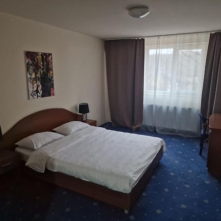 Aparthotel Eden Timisoara Esterno foto