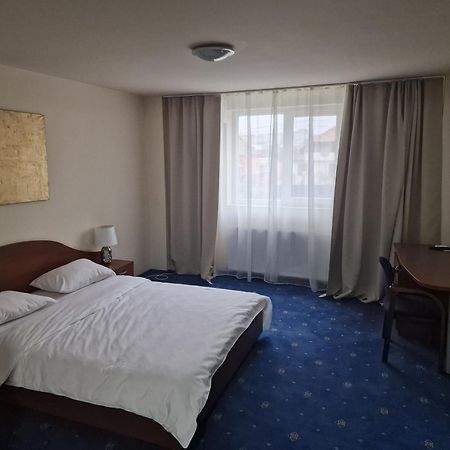 Aparthotel Eden Timisoara Esterno foto