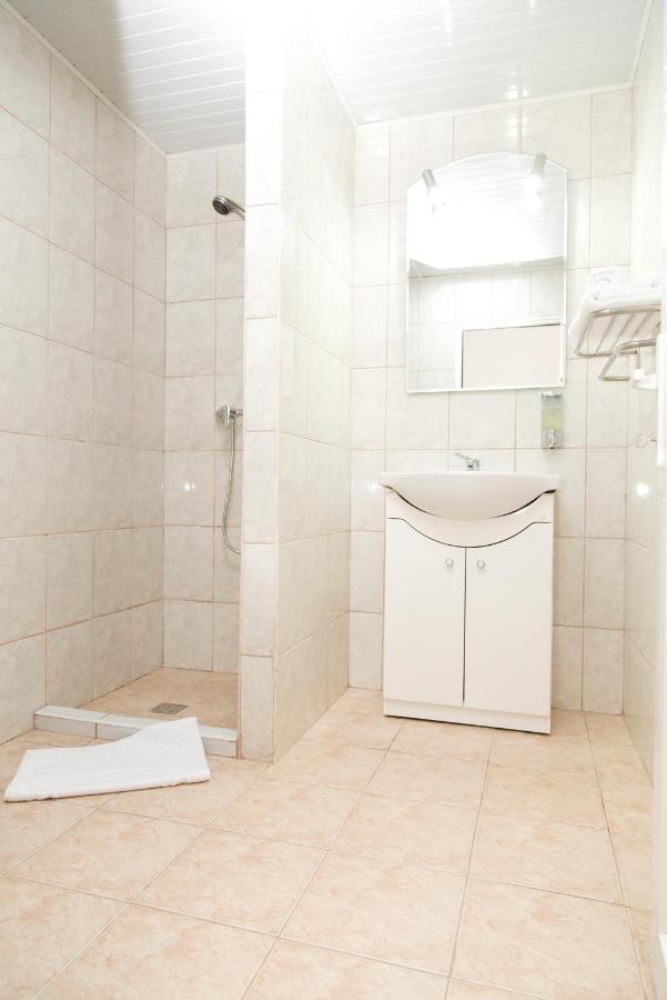 Aparthotel Eden Timisoara Esterno foto